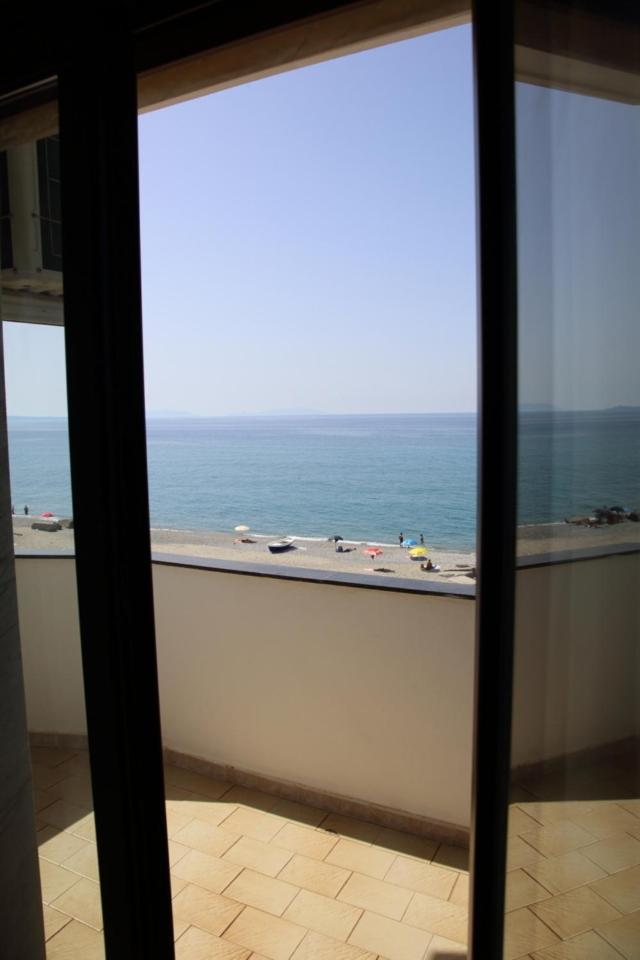 Splash'S Rooms Spadafora Exterior photo
