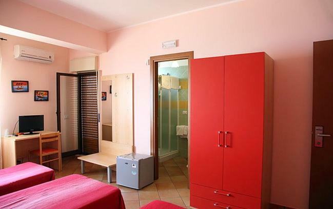 Splash'S Rooms Spadafora Exterior photo
